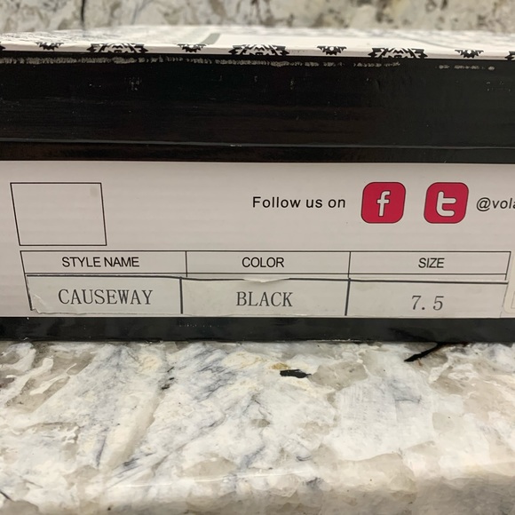 Very Volatile black wedge bootie CAUSEWAY 7.5 - Picture 10 of 10